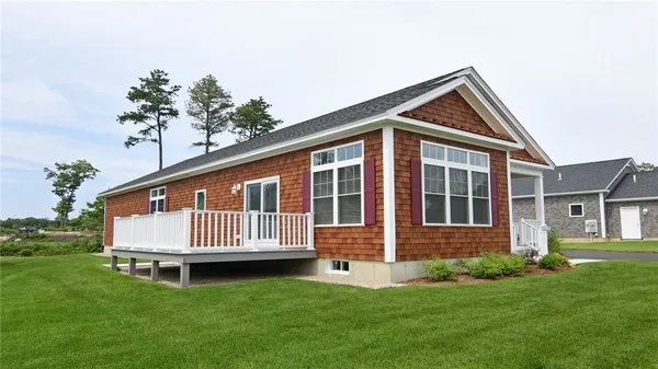 $765,736 | 520 South Shore Village Boulevard, Unit D1, South Kingstown, RI 02879