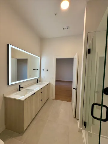 $3,975 | 2623 Keene Street, Unit 101, Houston, TX 77009