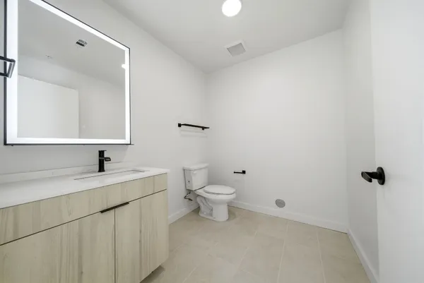 $3,975 | 2623 Keene Street, Unit 101, Houston, TX 77009