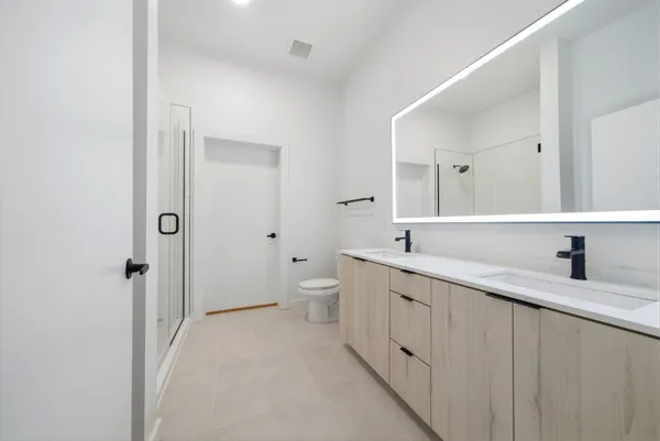 $3,975 | 2623 Keene Street, Unit 101, Houston, TX 77009