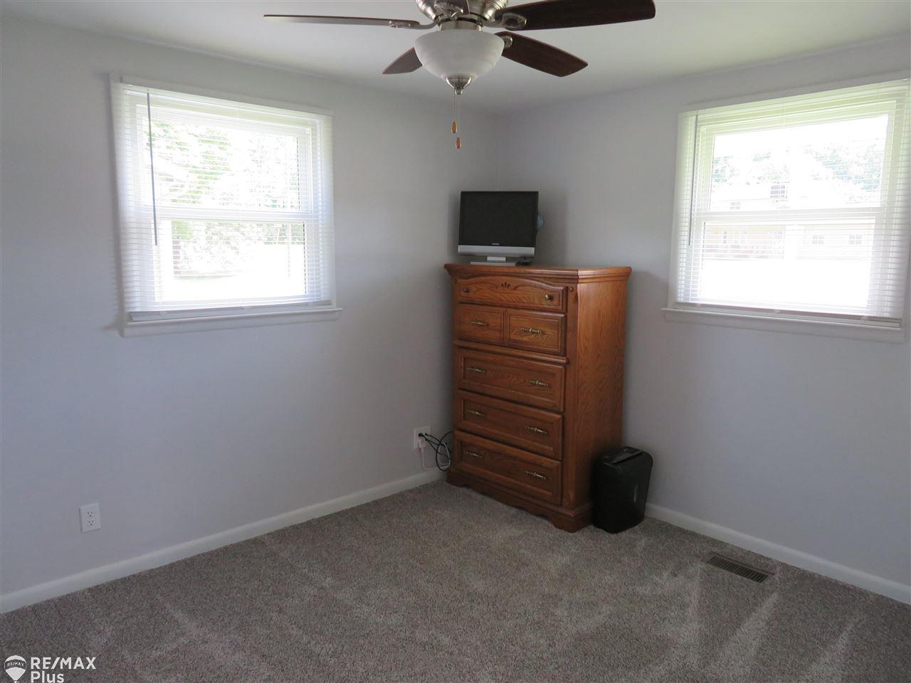 4387 North Genesee Road Flint, MI 48506 - Photo 9 of 22
