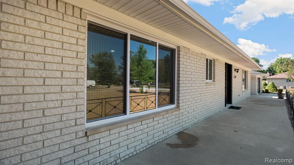2164 East Hamlin Road Rochester Hills, MI 48307 - Photo 29 of 34