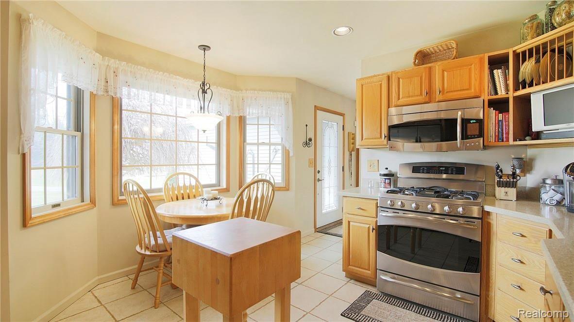 520 Angle Road Lapeer, MI 48446 - Photo 4 of 44 21.jpg