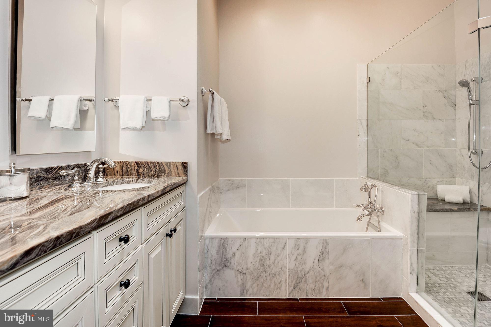 1303 Sundial Drive Reston, VA 20194 - Photo 20 of 30 Bath (Master)
