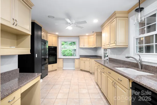 $775,000 | 200 Allen Mountain Drive, Black Mountain, NC 28711