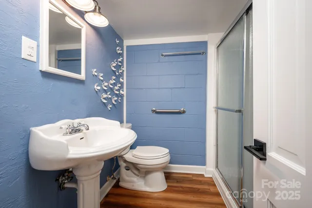 $775,000 | 200 Allen Mountain Drive, Black Mountain, NC 28711