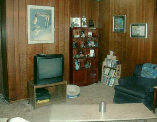 921 2nd Street McKees Rocks, PA 15136 - Photo 3 of 8