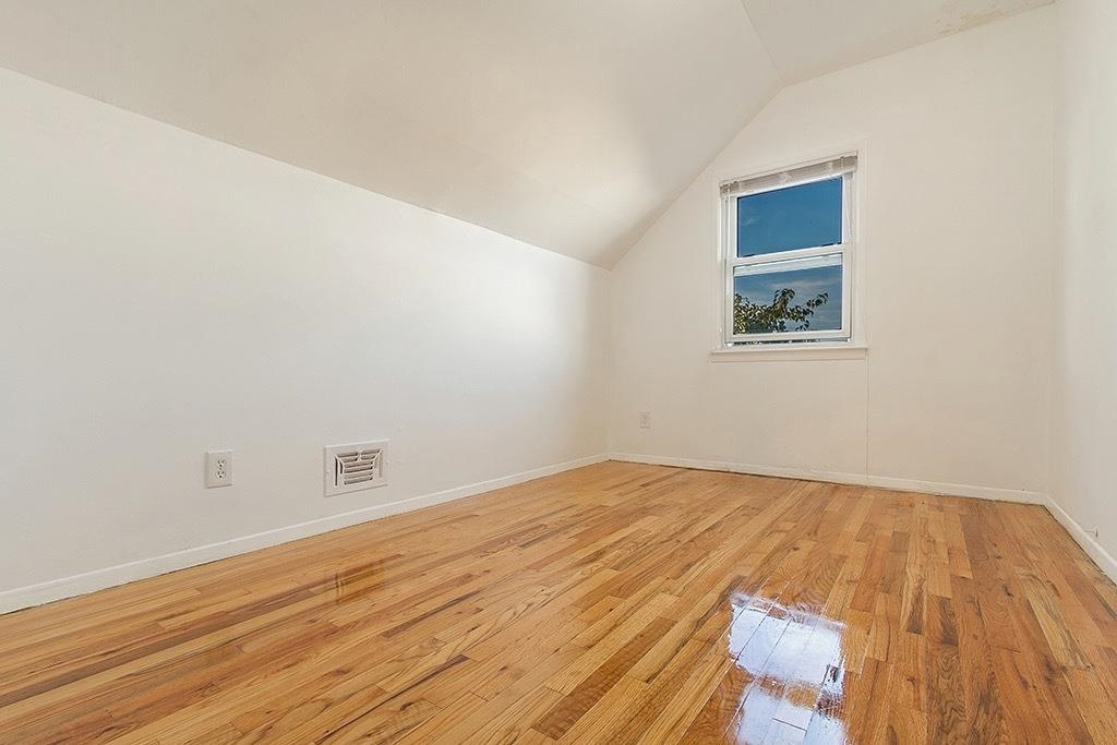 2 Pinecrest Road Jersey City, NJ 07305 - Photo 6 of 13