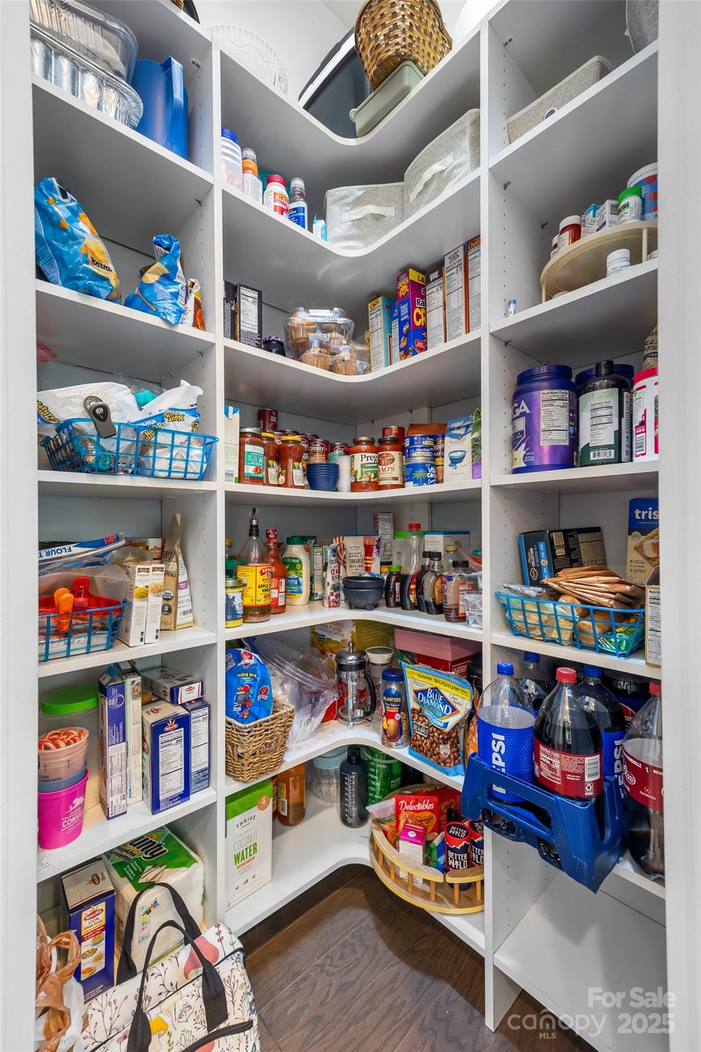 5212 Meadowcroft Way Fort Mill, SC 29708 - Photo 10 of 43 a room with lots of different kinds of flowers