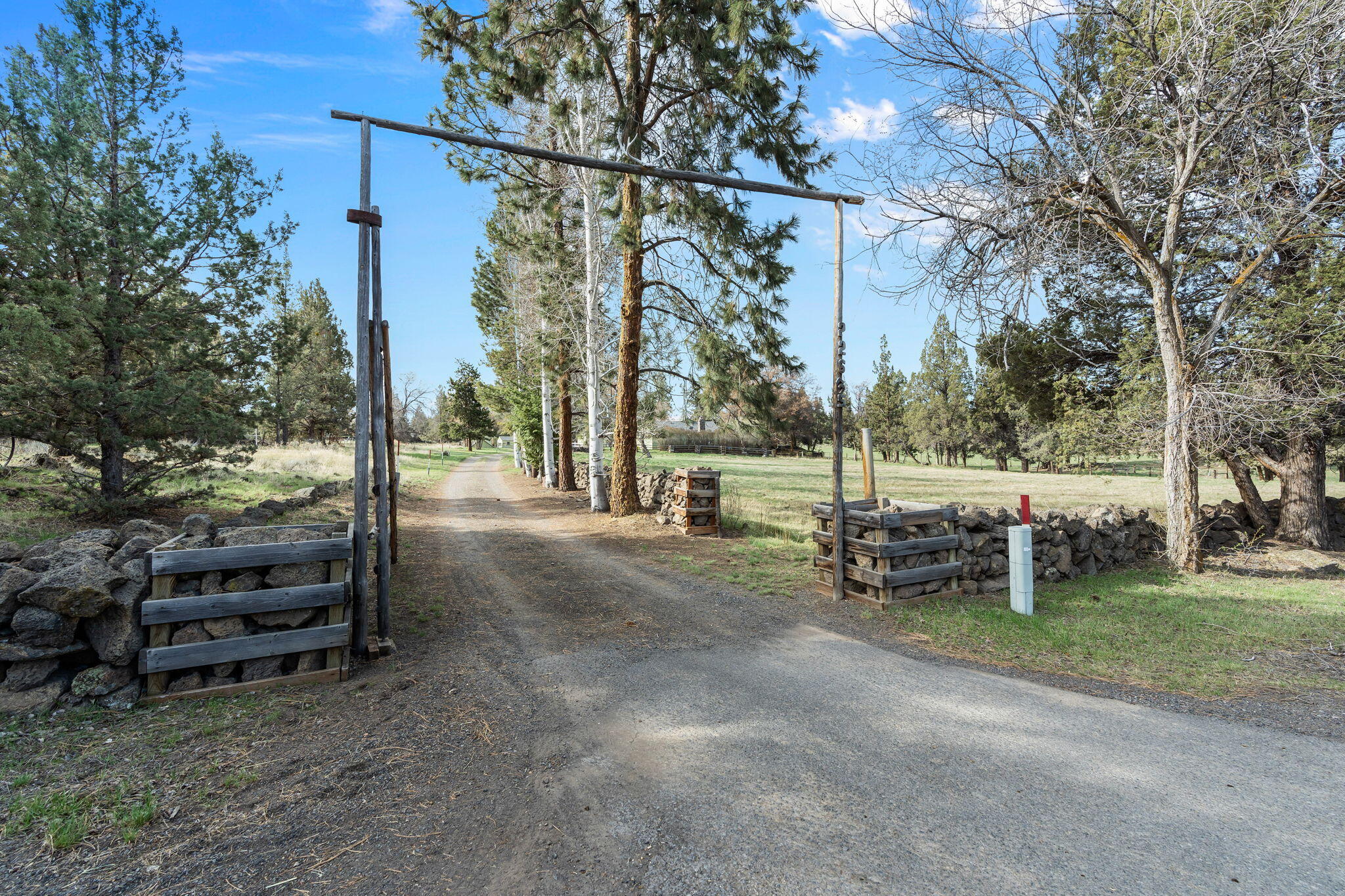 22655 Alfalfa Market Road Bend, OR 97701 - Photo 2 of 58 Welcome to this quaint Bend property