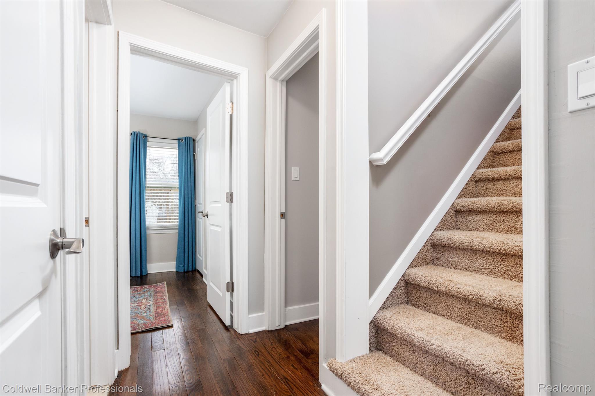 1326 Oxford Road Berkley, MI 48072 - Photo 24 of 37 hallway