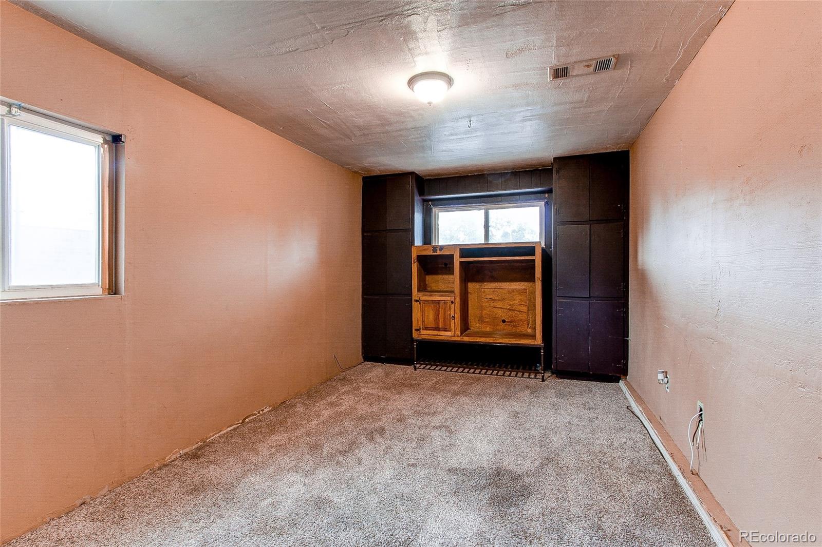 840 Tucson Street Aurora, CO 80011 - Photo 8 of 25