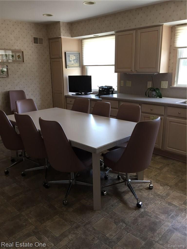 25302 Branchaster Road Farmington, MI 48336 - Photo 22 of 62 2016-04-12 11.57