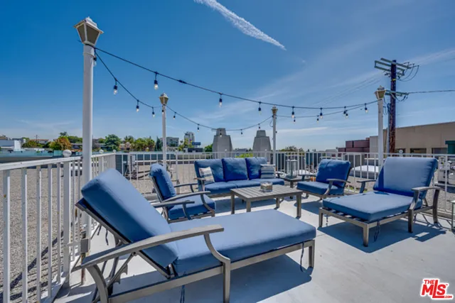 $3,795 | 9800 Vidor Drive, Unit 303, Los Angeles, CA 90035