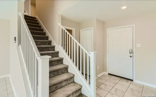 $2,050 | 1511 Overlook Bank, San Antonio, TX 78245