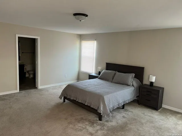 $2,050 | 1511 Overlook Bank, San Antonio, TX 78245