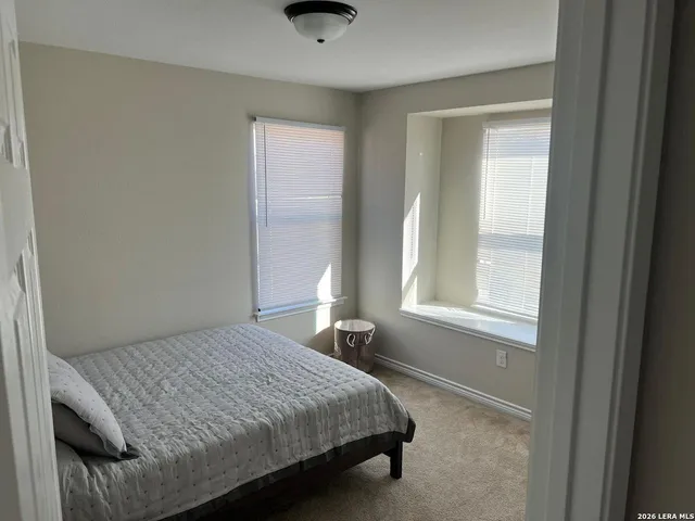 $2,050 | 1511 Overlook Bank, San Antonio, TX 78245