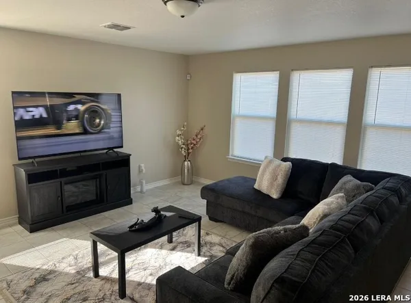 $1,850 | 1511 Overlook Bank, San Antonio, TX 78245