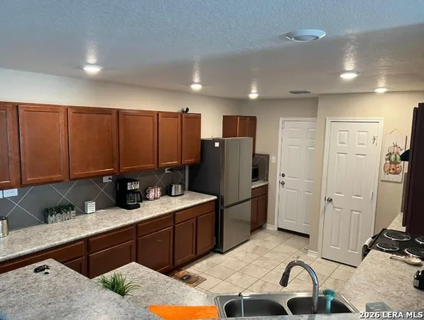 $1,850 | 1511 Overlook Bank, San Antonio, TX 78245