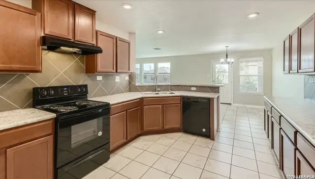 $2,050 | 1511 Overlook Bank, San Antonio, TX 78245