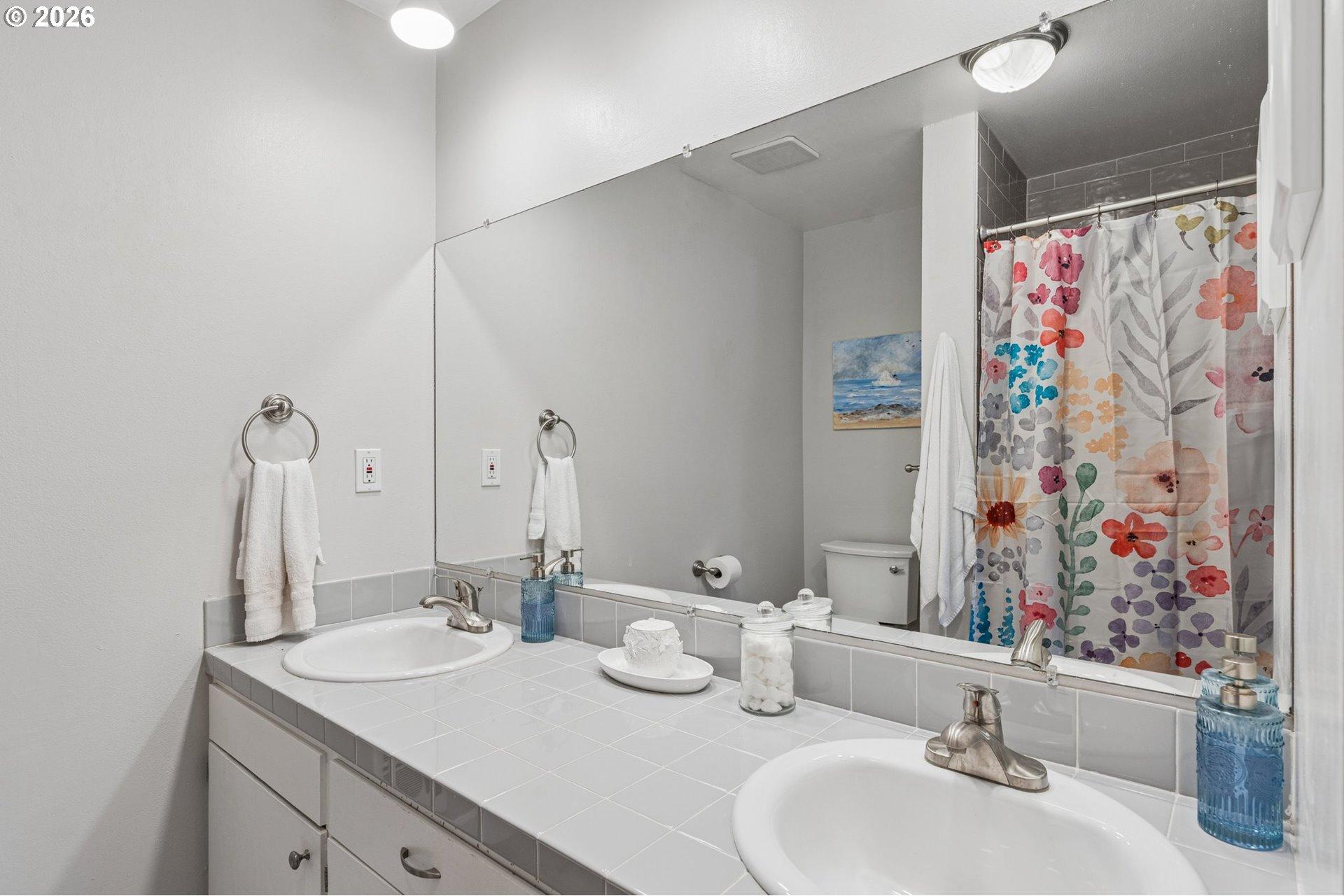 4460 Southwest Scholls Ferry Road Portland, OR 97225 - Photo 19 of 24 Bathroom