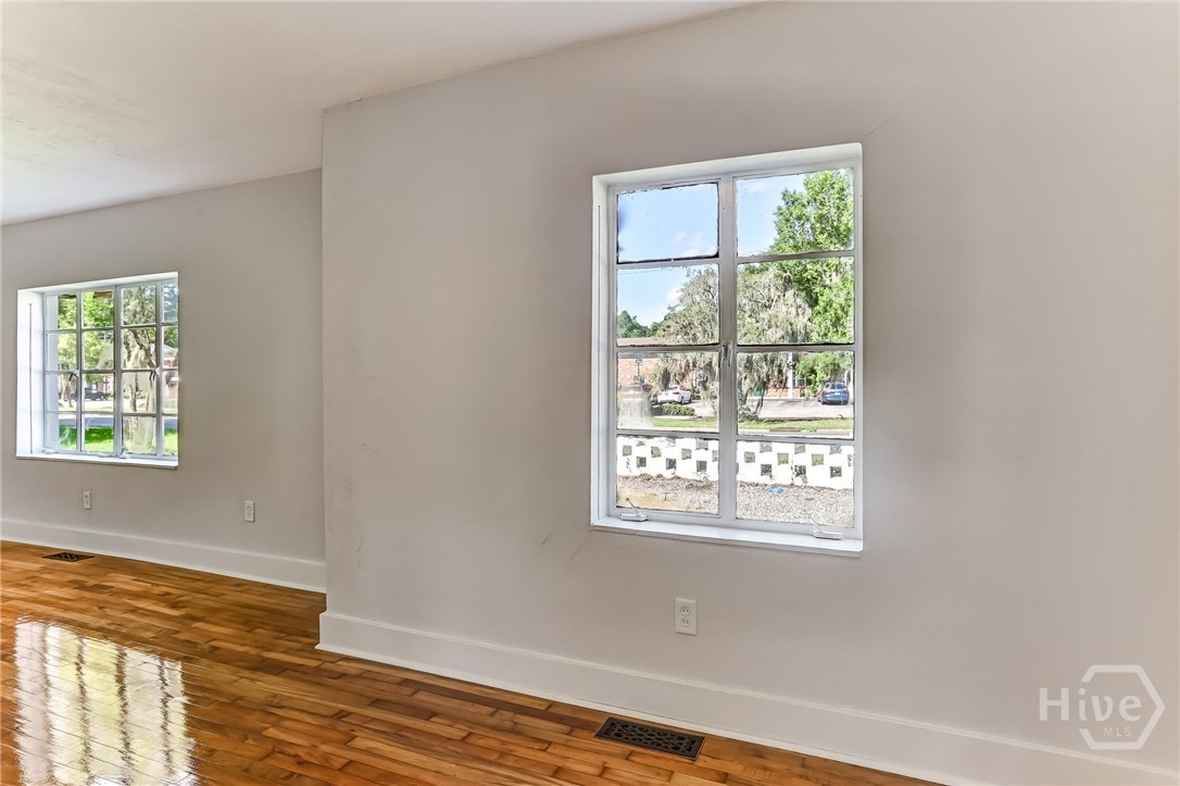 1928 Skidaway Road Savannah, GA 31404 - Photo 13 of 42