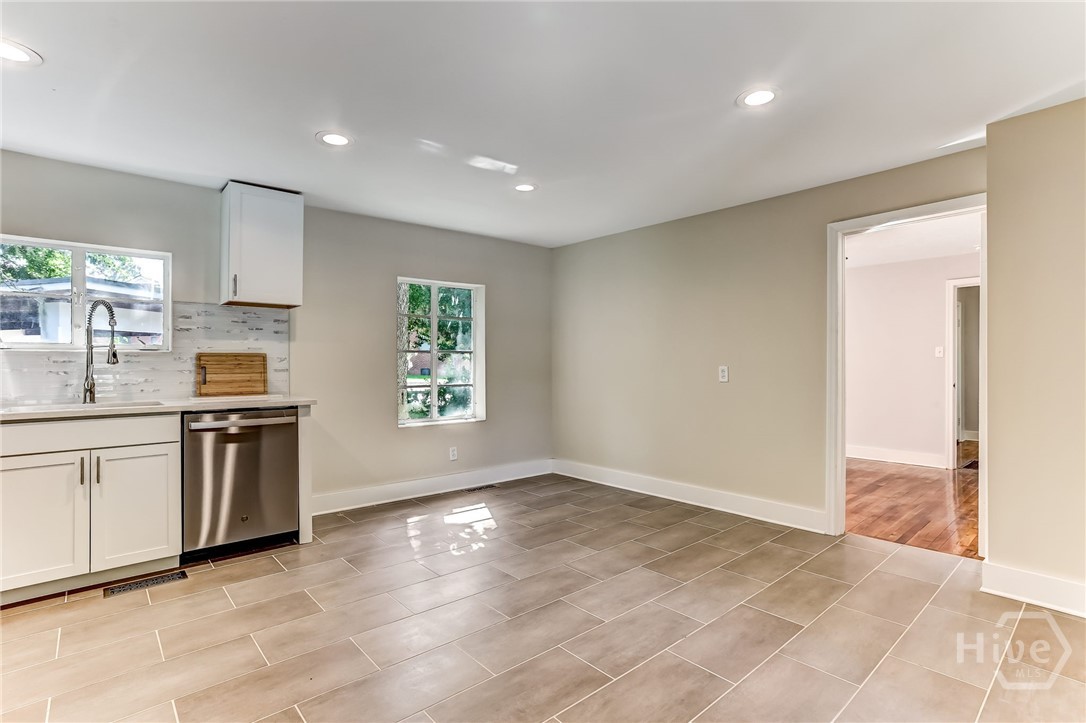 1928 Skidaway Road Savannah, GA 31404 - Photo 14 of 42