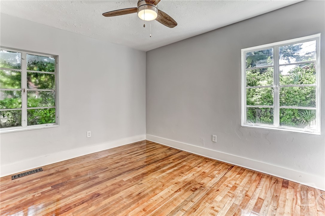 1928 Skidaway Road Savannah, GA 31404 - Photo 22 of 42