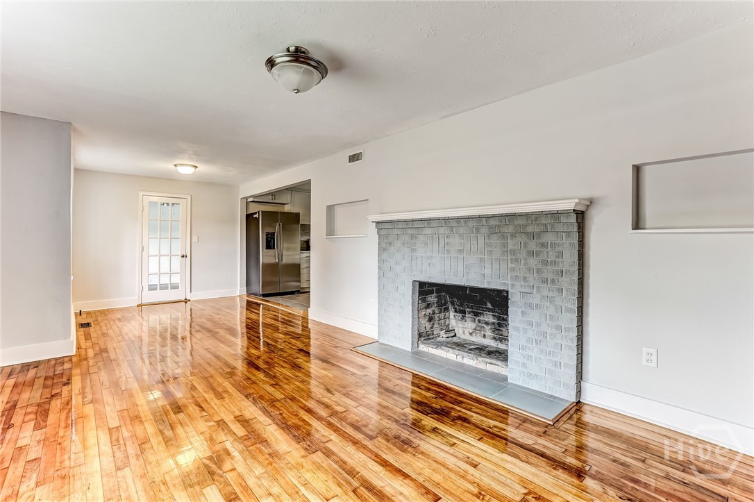 1928 Skidaway Road Savannah, GA 31404 - Photo 8 of 42