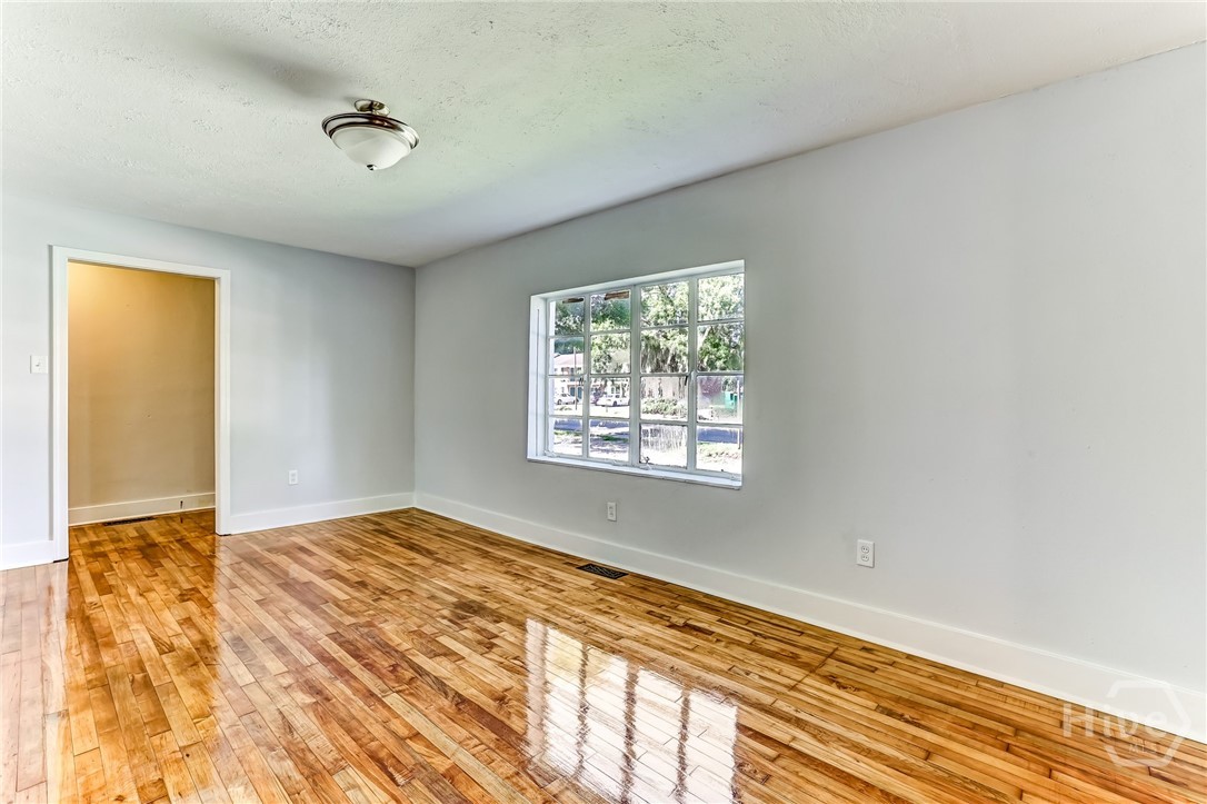 1928 Skidaway Road Savannah, GA 31404 - Photo 10 of 42