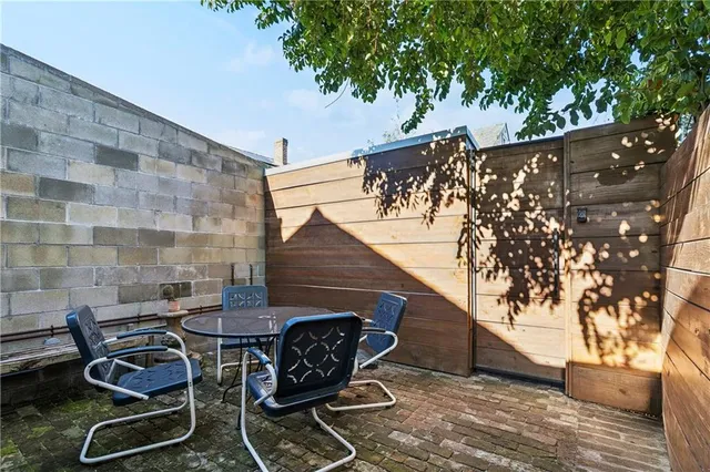 $1,950 | 2411 Burgundy Street, New Orleans, LA 70117