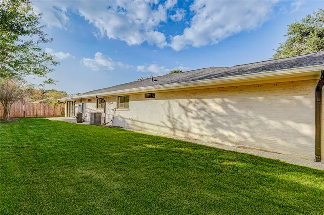 $975,000 | 1803 Seaspray Court, Houston, TX 77008