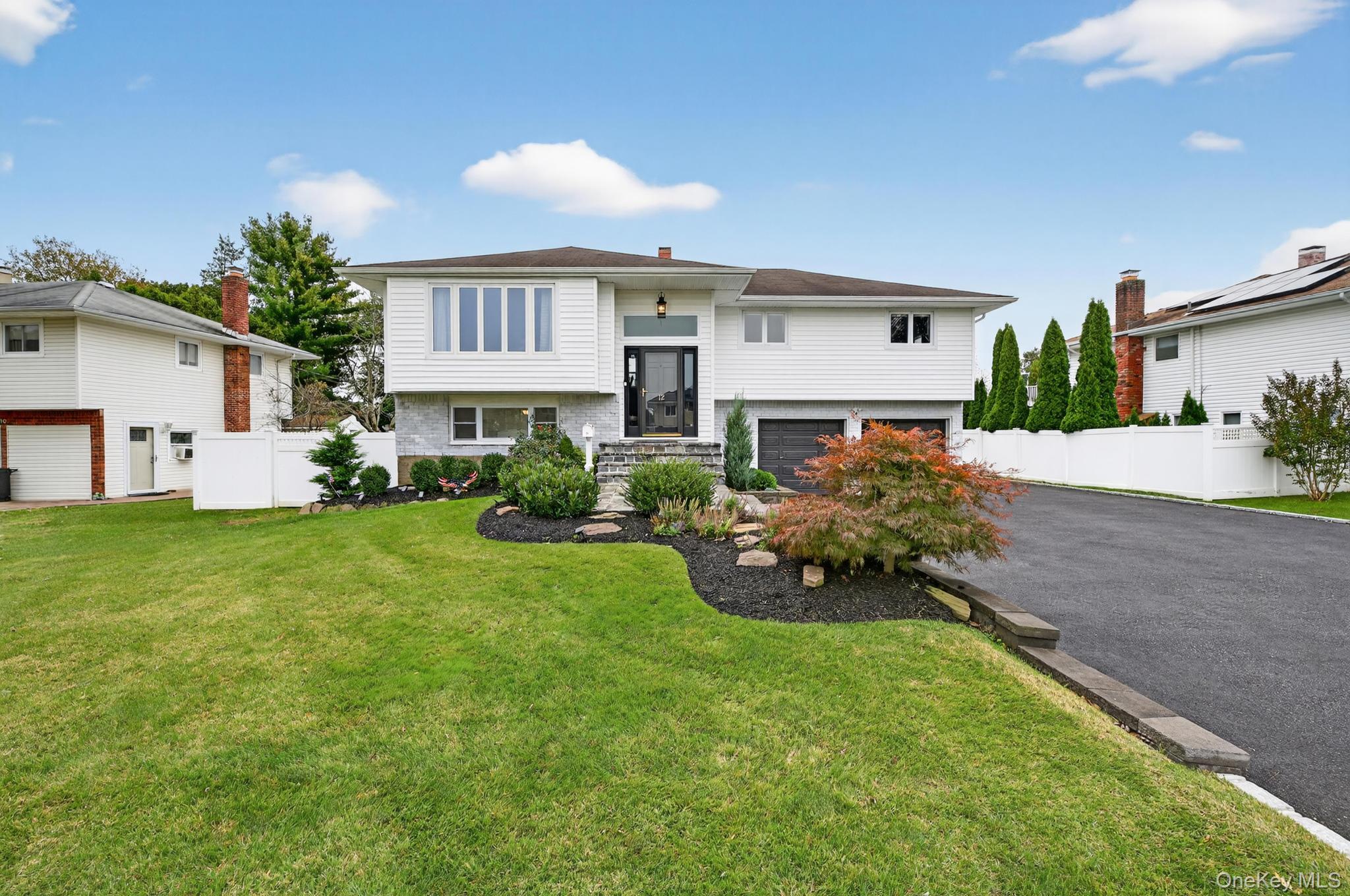 12 Farmstead Road Commack, NY 11725 - Photo 1 of 33