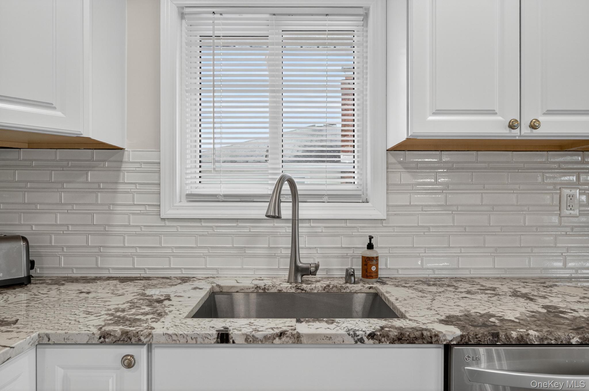 12 Farmstead Road Commack, NY 11725 - Photo 13 of 33