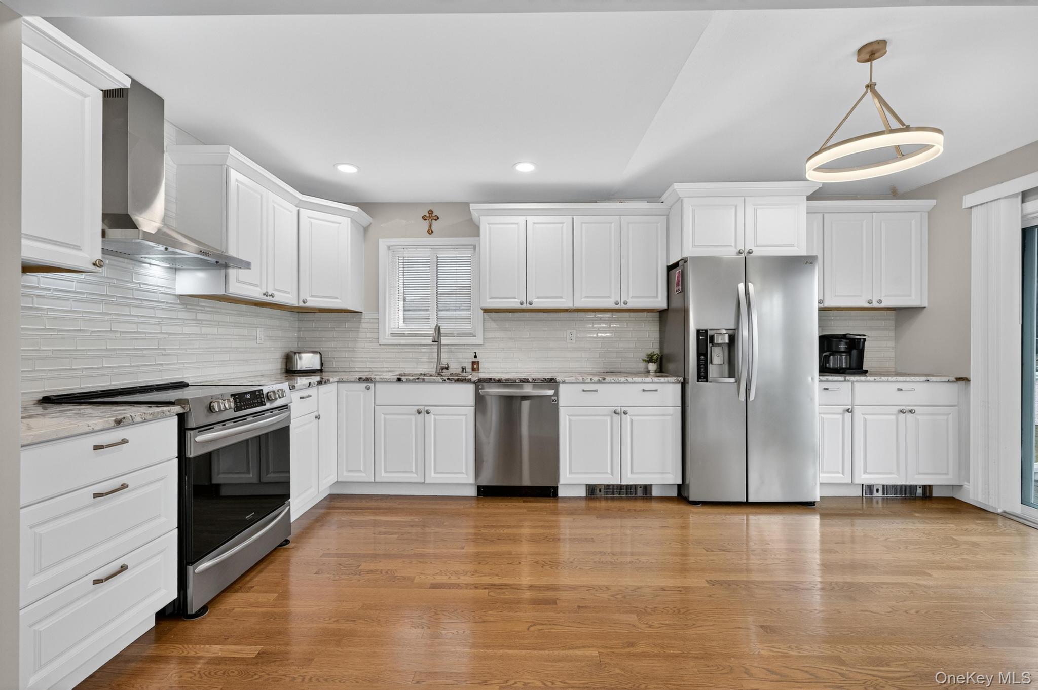 12 Farmstead Road Commack, NY 11725 - Photo 14 of 33