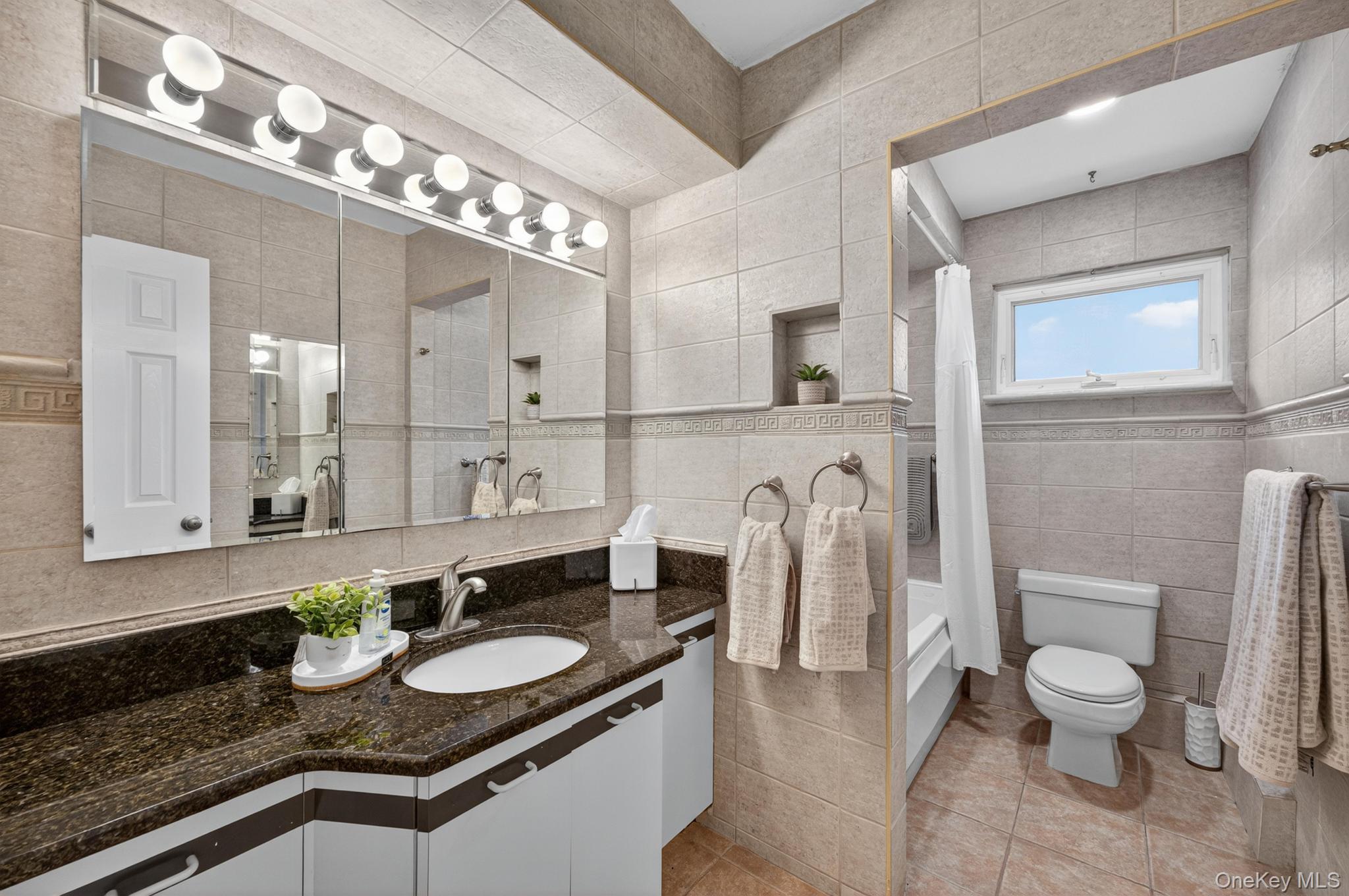 12 Farmstead Road Commack, NY 11725 - Photo 15 of 33