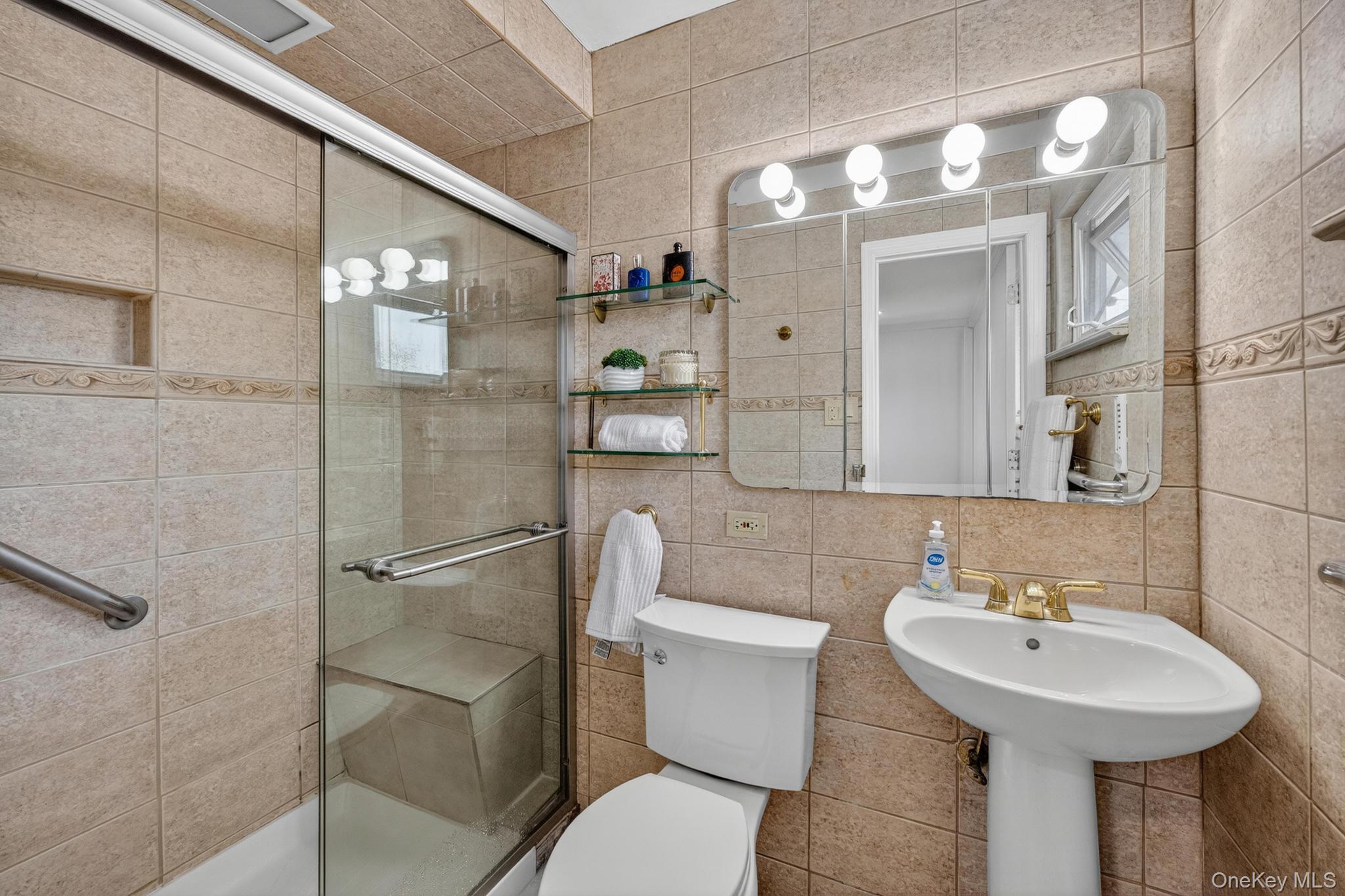 12 Farmstead Road Commack, NY 11725 - Photo 19 of 33