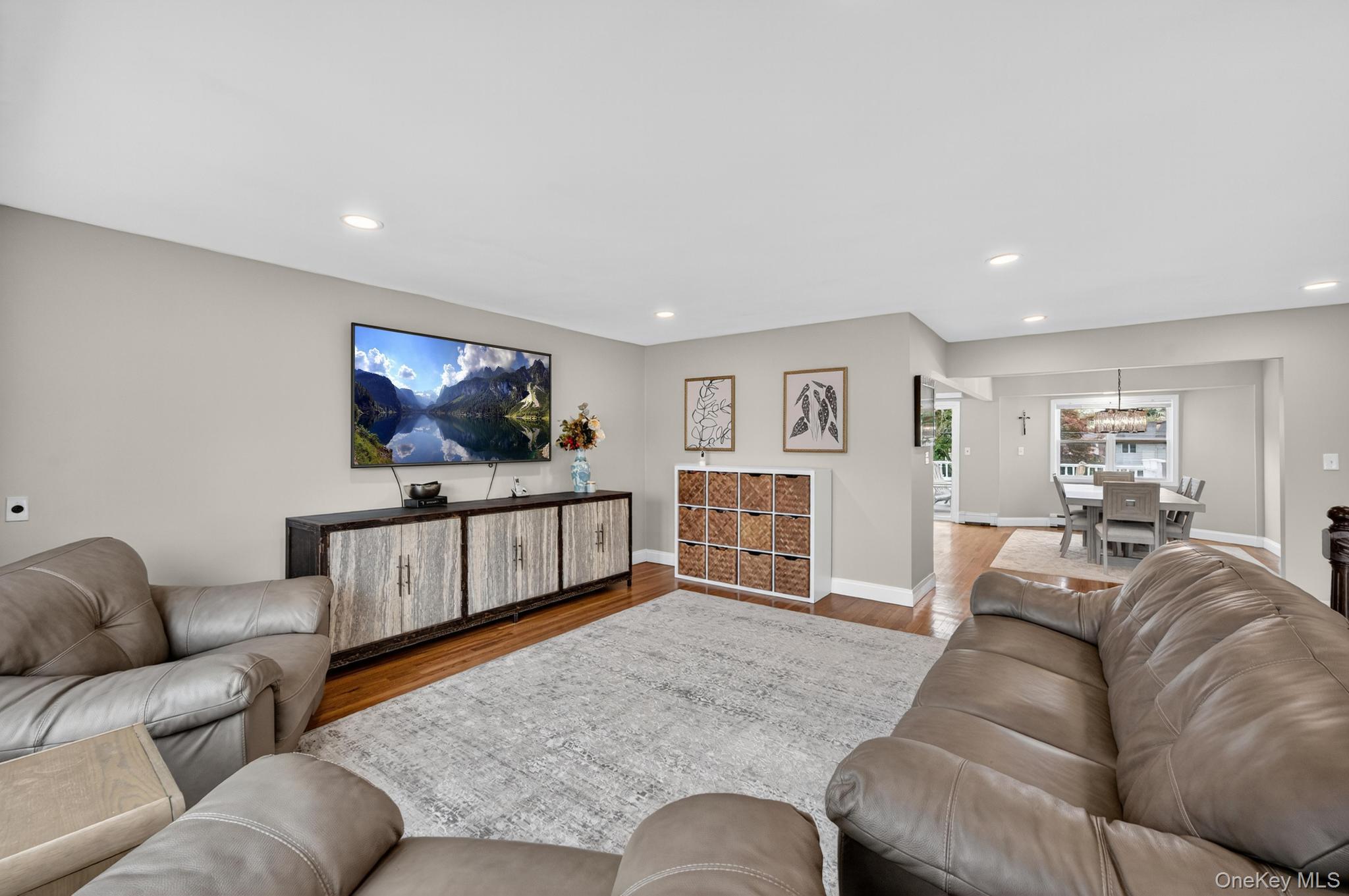 12 Farmstead Road Commack, NY 11725 - Photo 7 of 33