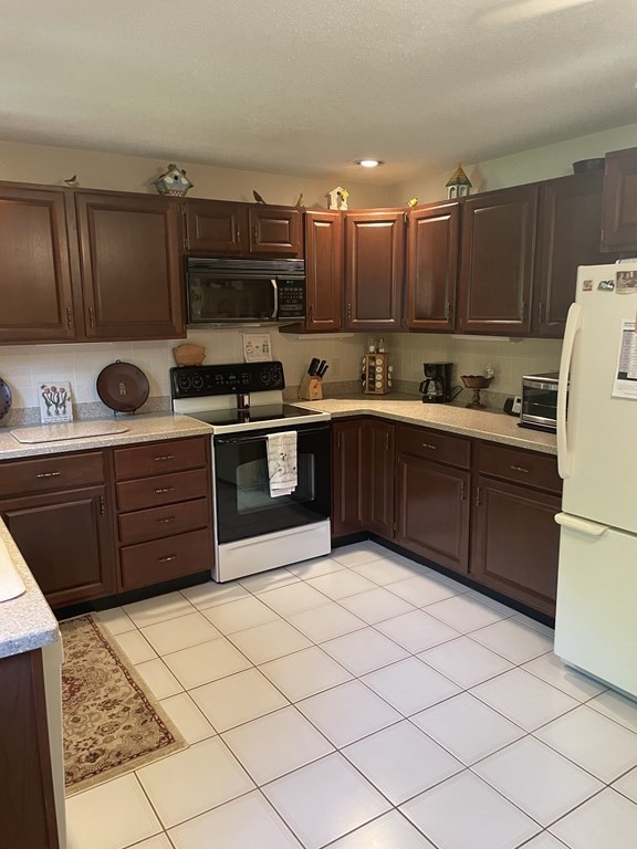 929 Shaker Road, Unit 11 Westfield, MA 01085 - Photo 12 of 23