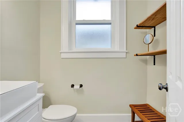 $2,200 | 309 East 34th Street, Unit 2, Savannah, GA 31401