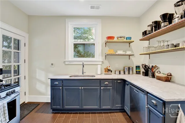 $2,200 | 309 East 34th Street, Unit 2, Savannah, GA 31401