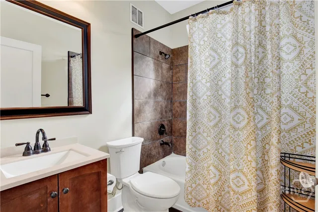 $2,200 | 309 East 34th Street, Unit 2, Savannah, GA 31401