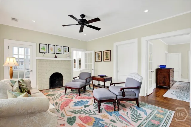 $2,200 | 309 East 34th Street, Unit 2, Savannah, GA 31401