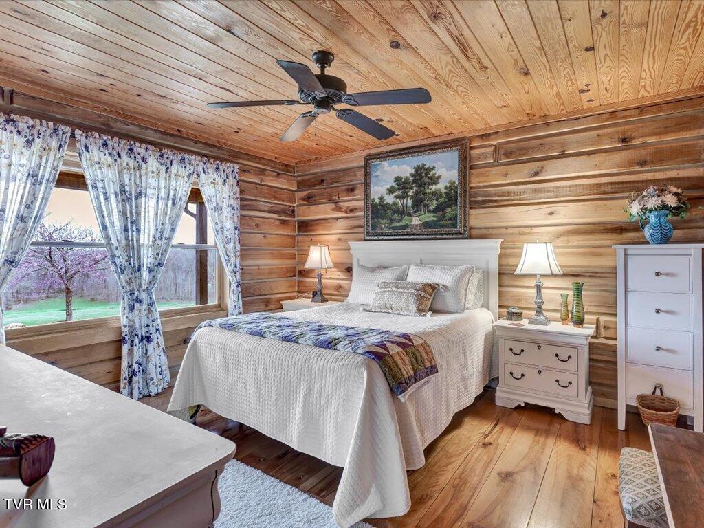 255 Ralph Moore Road New Tazewell, TN 37825 - Photo 12 of 41 255 Ralph Moore Rd - 12