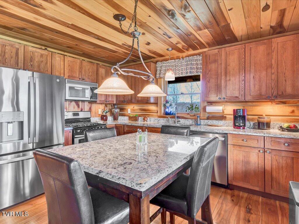 255 Ralph Moore Road New Tazewell, TN 37825 - Photo 8 of 41 255 Ralph Moore Rd - 8