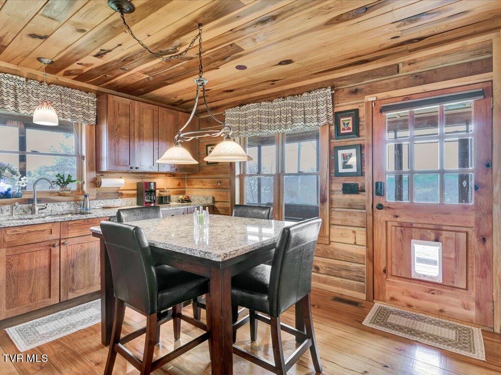 255 Ralph Moore Road New Tazewell, TN 37825 - Photo 9 of 41 255 Ralph Moore Rd - 9