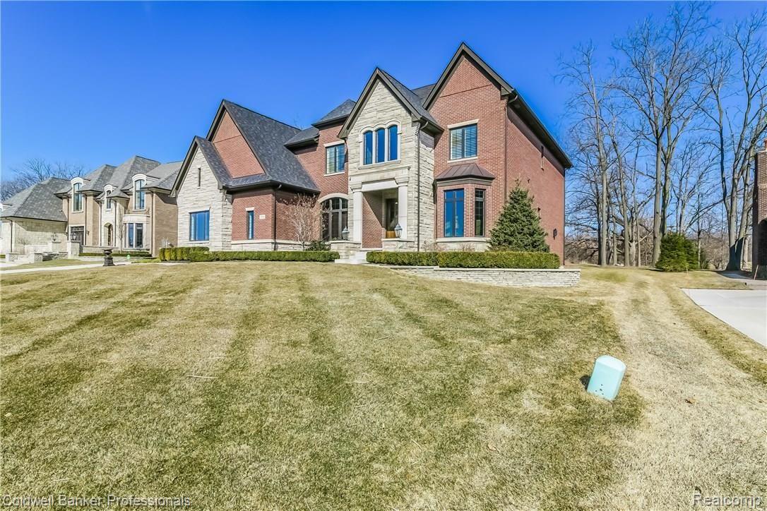 3798 Thatcher Drive Rochester, MI 48309 - Photo 2 of 62 002-Front_View-5491867-large.jpg