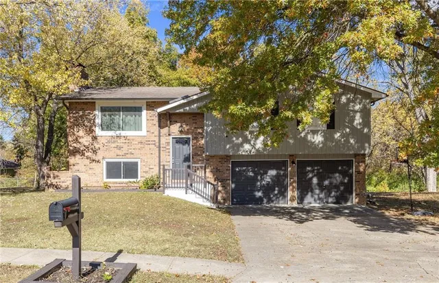 $274,900 | 1001 East Gay Street, Warrensburg, MO 64093