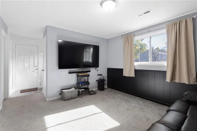 $274,900 | 1001 East Gay Street, Warrensburg, MO 64093