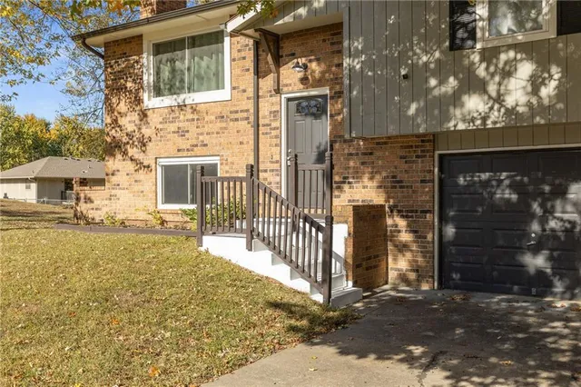 $274,900 | 1001 East Gay Street, Warrensburg, MO 64093